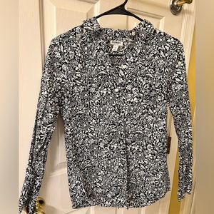 EUC Floral Blouse Button Up for Work or Fun Old Navy